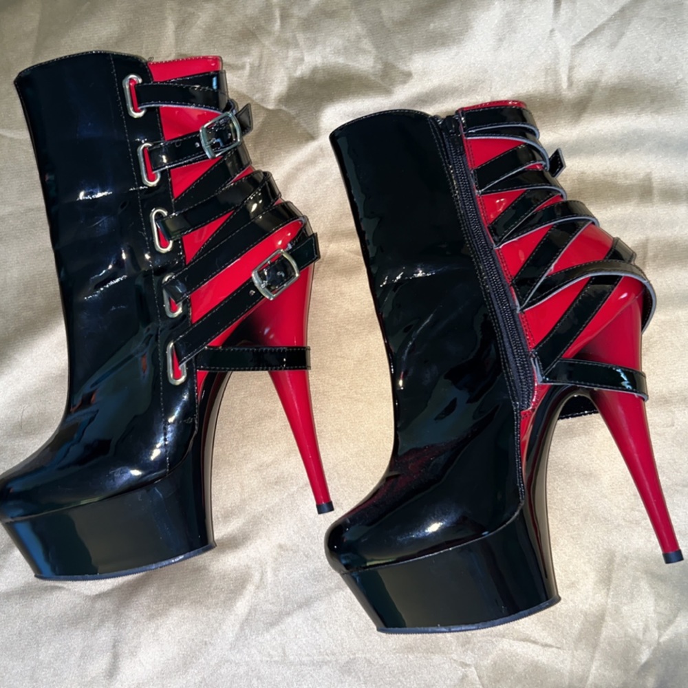 Red & black color Pleaser heals.